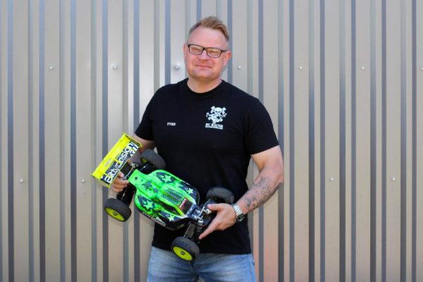 RC-Racer-Yves_1-768×512-1 RC-Racer-Yves_1-768x512-1